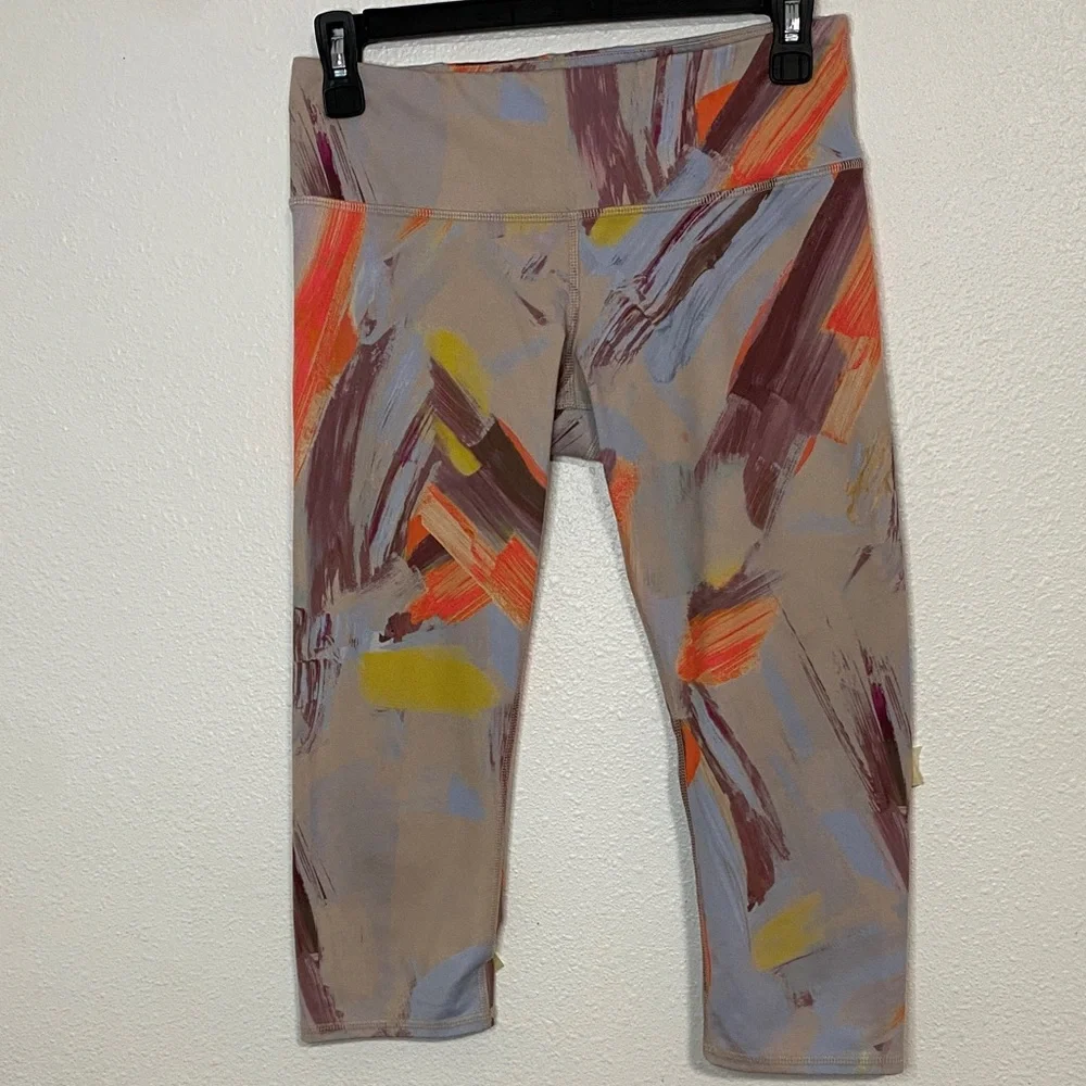 ALO Yoga Multicolor Abstract Capri Leggings Size S